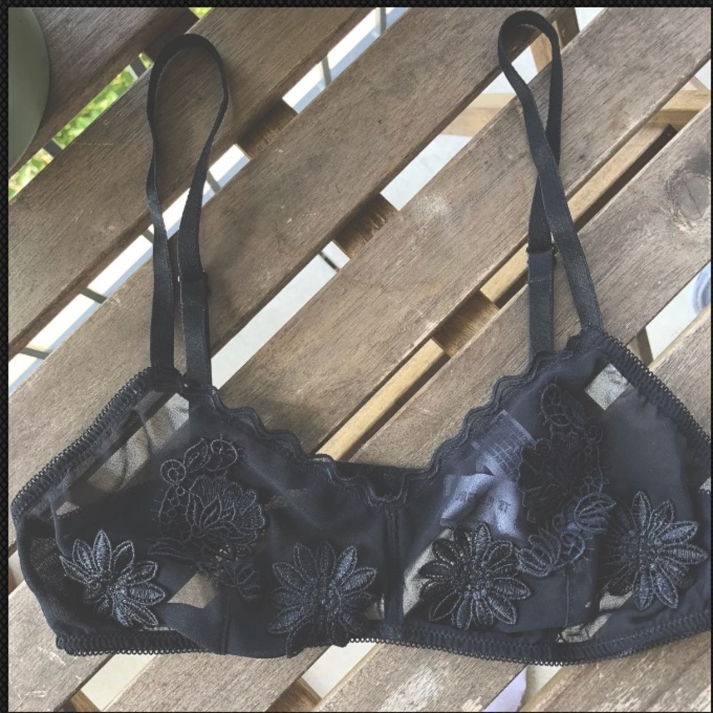 ♠️Black sheer lace bra ♠️